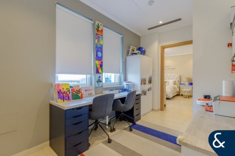 Vila v Jumeirah Park, Dubai, SAE 3 ložnice, 285 m² Č.: 667706 - fotografie 17