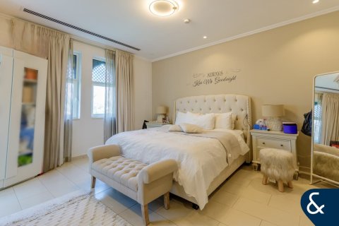 Vila v Jumeirah Park, Dubai, SAE 3 ložnice, 285 m² Č.: 667706 - fotografie 15