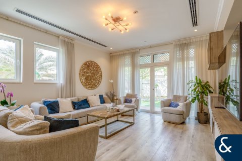Vila v Jumeirah Park, Dubai, SAE 3 ložnice, 285 m² Č.: 667706 - fotografie 11
