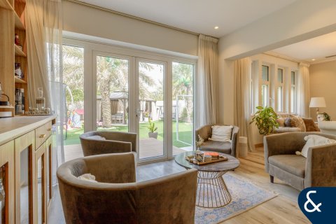 Vila v Jumeirah Park, Dubai, SAE 3 ložnice, 285 m² Č.: 667706 - fotografie 10