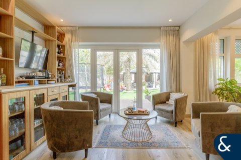 Vila v Jumeirah Park, Dubai, SAE 3 ložnice, 285 m² Č.: 667706 - fotografie 9