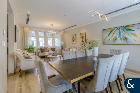 Vila v Jumeirah Park, Dubai, SAE 3 ložnice, 285 m² Č.: 667706 - fotografie 7
