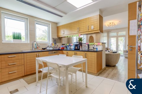 Vila v Jumeirah Park, Dubai, SAE 3 ložnice, 285 m² Č.: 667706 - fotografie 14