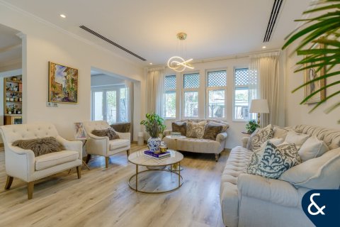 Vila v Jumeirah Park, Dubai, SAE 3 ložnice, 285 m² Č.: 667706 - fotografie 3