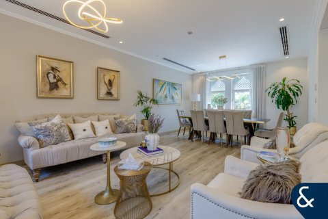 Vila v Jumeirah Park, Dubai, SAE 3 ložnice, 285 m² Č.: 667706 - fotografie 5