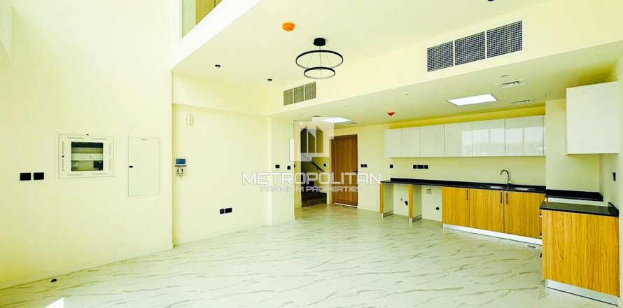 Shtëpi në qytet në Dubai Land, Emiratet e Bashkuara Arabe 3 dhoma gjumi, 145 m2. № 665037