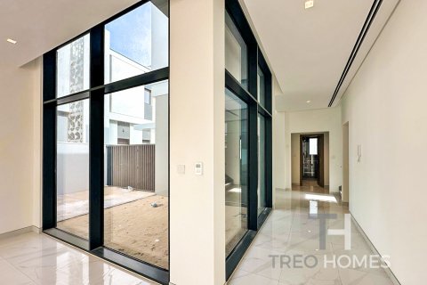 Villa in Al Furjan, Dubai, UAE 4 bedrooms, 331 sq.m. № 590231 - photo 3