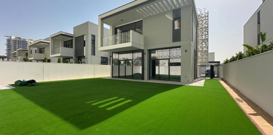 Villa in Al Furjan, Dubai, UAE 4 bedrooms, 331 sq.m. № 590231