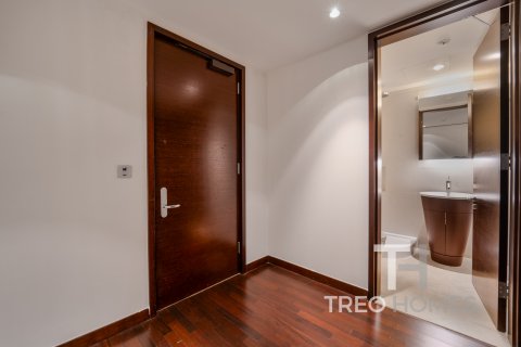 Apartment in Burj Khalifa, Dubai, UAE 3 bedrooms, 247 sq.m. № 590225 - photo 14