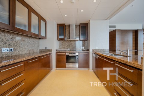 Apartment in Burj Khalifa, Dubai, UAE 3 bedrooms, 247 sq.m. № 590225 - photo 5