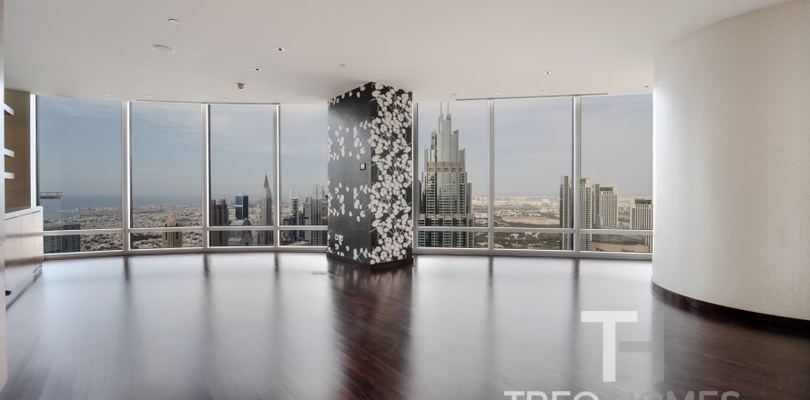 Apartment in Burj Khalifa, Dubai, UAE 3 bedrooms, 247 sq.m. № 590225