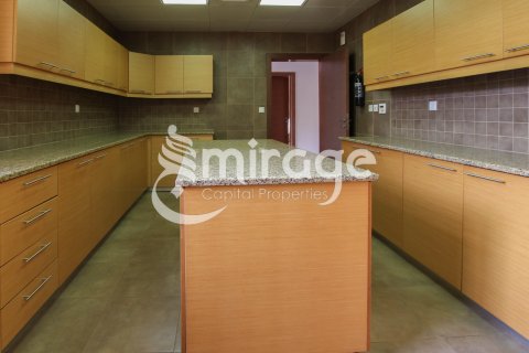 Vilë në Al Raha Golf Gardens, Abu Dhabi, Emiratet e Bashkuara Arabe 5 dhoma gjumi, 582.9 m2. № 571790 - Foto 8