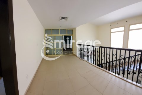 Řadový dům v Al Raha Golf Gardens, Abu Dhabi, SAE 4 ložnice, 536.9 m² Č.: 571786 - fotografie 8