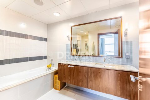 Palm Jumeirah, Dubai, UAE의 판매용 아파트 침실 3개, 211.82제곱미터 번호 743874 - 사진 13