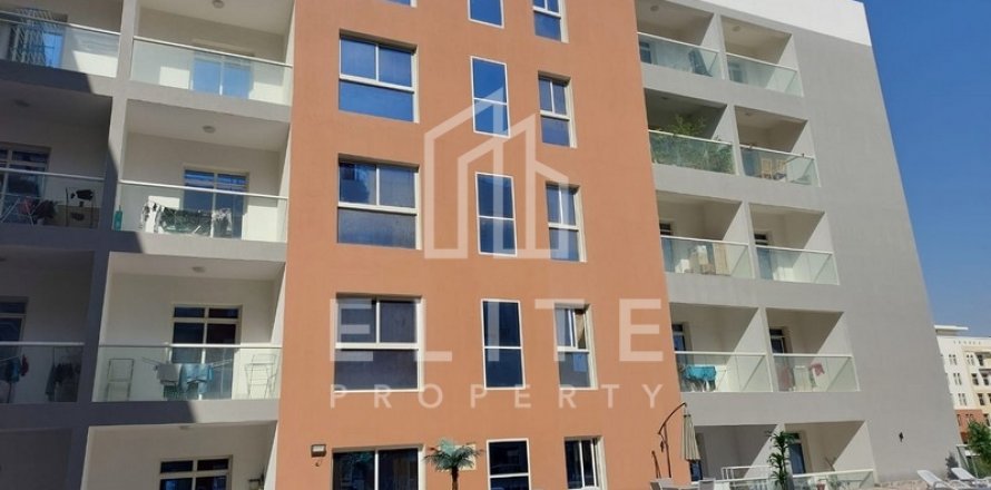 Building in Dubai Investment Park, UAE 5170 sq.m. № 620318
