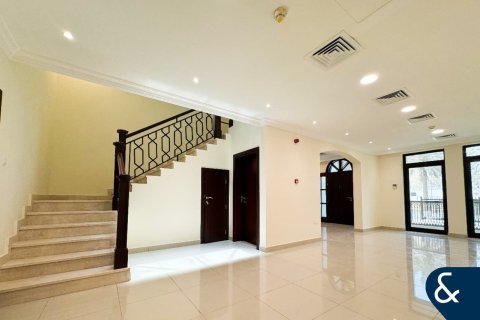 Купить виллу в Джумейра Вилладж Серкл, Дубай, ОАЭ 4 спальни, 395м2, № 667523 - фото 2
