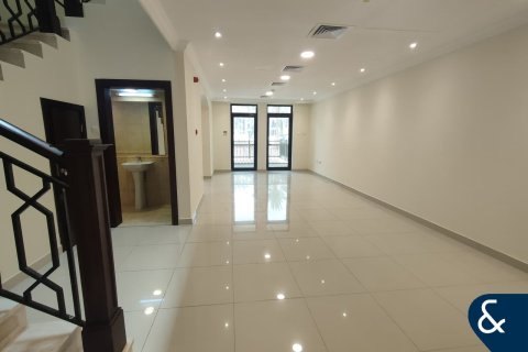 Купить виллу в Джумейра Вилладж Серкл, Дубай, ОАЭ 4 спальни, 395м2, № 667523 - фото 1