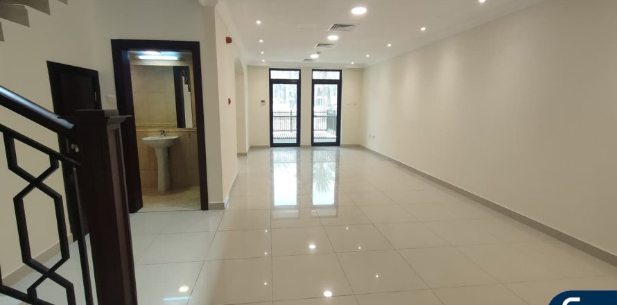 Вилла в Джумейра Вилладж Серкл, Дубай, ОАЭ 4 спальни, 395м2 № 667523