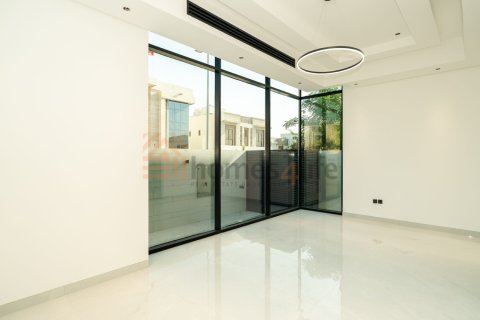 Vila di Nadd Al Sheba, Dubai, UEA 5 kamar tidur, 465 m2 nomor 722523 - foto 14
