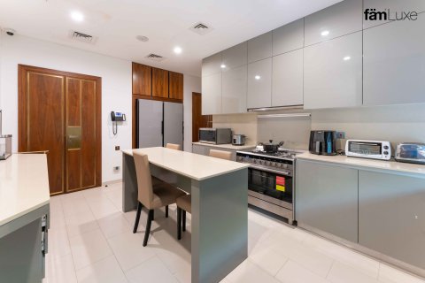 Vila v Dubai Hills Estate, SAE 6 spální, 1444.7 m2 č. 659147 - Fotografia 13
