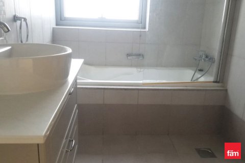 Lägenhet uthyres i Business Bay, Dubai, UAE 3 sovrum, 190.3 kvm Nr. 659146 - fotografi 14