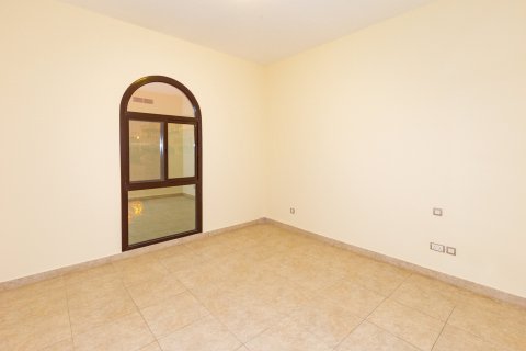 Radový dom v Dubai, SAE 4 spálne, 309.4 m2 č. 740791 - Fotografia 16