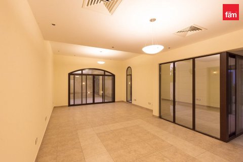 Radový dom v Dubai, SAE 4 spálne, 309.4 m2 č. 740791 - Fotografia 11