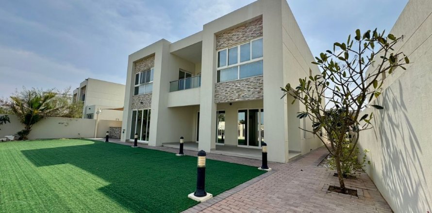 Villa asukohaga Ras Al Khaimah, AÜE: 4 magamistoaga, 443 m² Nr 734659