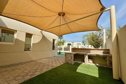 Müüa villa asukohaga Ras Al Khaimah, AÜE: 4 magamistoaga, 443 m² Nr 734659 - pilt 2