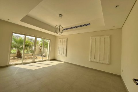 Müüa villa asukohaga Ras Al Khaimah, AÜE: 4 magamistoaga, 443 m² Nr 734659 - pilt 3