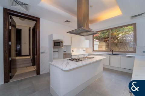 Зняти в оренду віллу в Аль-Барари, Дубай, ОАЕ 6 спалень, 1181м2, № 668535 - фото 7