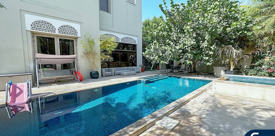 Villa i Al Barari, Dubai, UAE 6 sovrum, 1181 kvm Nr. 668535