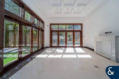 Зняти в оренду віллу в Аль-Барари, Дубай, ОАЕ 6 спалень, 1181м2, № 668535 - фото 4