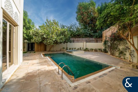 Зняти в оренду віллу в Аль-Барари, Дубай, ОАЕ 6 спалень, 1181м2, № 668535 - фото 23