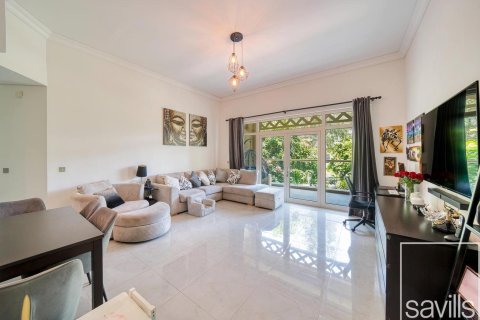 דירה למכירה ב Palm Jumeirah, Dubai, איחוד האמירויות  2 חדרי שינה, 144.09 מ"ר, מספר 761150 - תמונה 1