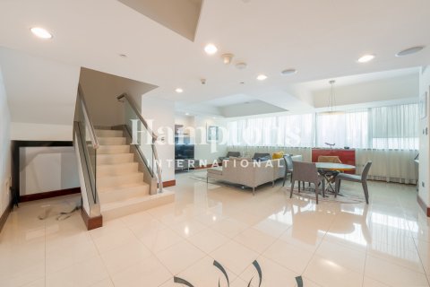 Dúplex en alquiler en World Trade Center, Dubai, EAU 2 dormitorios, 169.91958700 m2 № 717982 - foto 2