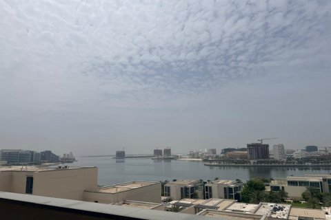 Appartamento in vendita a Al Raha Beach, Abu Dhabi, EAU 4 camere da letto, 311 mq. № 717342 - foto 1