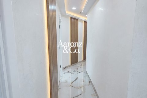 Office in Jumeirah Lake Towers, Dubai, UAE 107 sq.m. № 692818 - photo 9