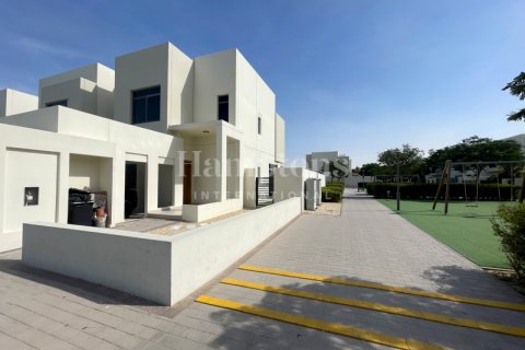 Řadový dům v Town Square, Dubai, SAE 4 ložnice, 303.92008711 m² Č.: 583733 - fotografie 25