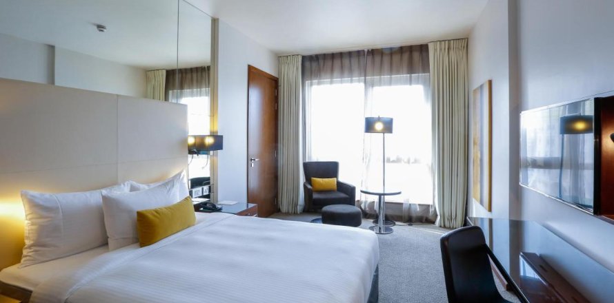 Здание в Дубай, ОАЭ № 700922