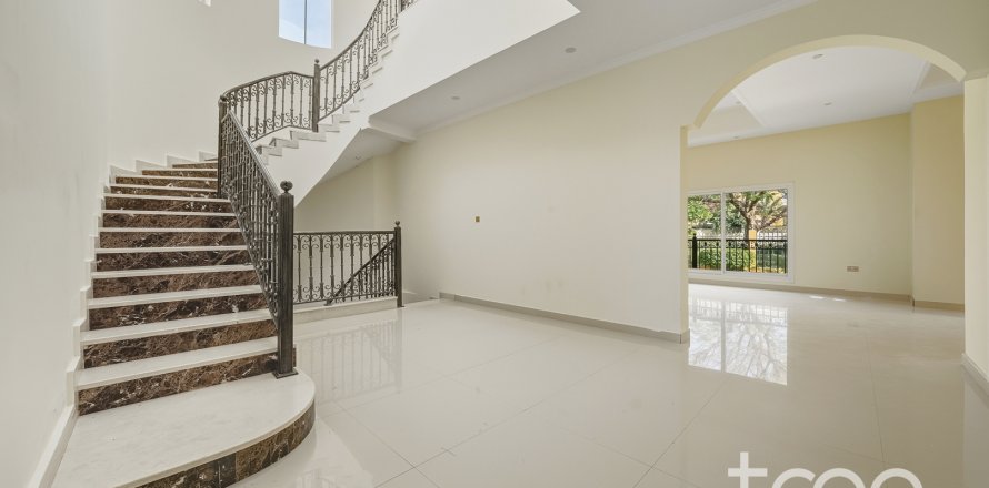 Huvila The Villa, Dubai, Arabiemiraatit 5 makuuhuonetta, 468.42 m2 № 741040