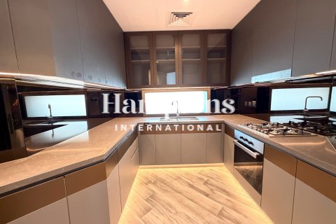 Apartment in Business Bay, Dubai, UAE 2 bedrooms, 116.84689019 sq.m. № 740705 - photo 9