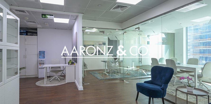 משרד ב Business Bay, Dubai, איחוד האמירויות 74 מ"ר מספר 685624