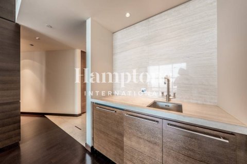 Huoneisto Burj Khalifa, Dubai, Arabiemiraatit 2 makuuhuonetta, 189.15050800 m2 № 651466 - kuva 8