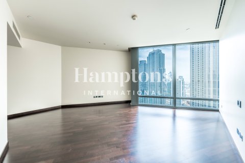 Huoneisto Burj Khalifa, Dubai, Arabiemiraatit 2 makuuhuonetta, 189.15050800 m2 № 651466 - kuva 13