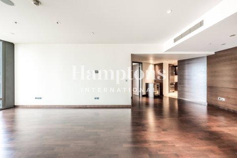 Huoneisto Burj Khalifa, Dubai, Arabiemiraatit 2 makuuhuonetta, 189.15050800 m2 № 651466 - kuva 15