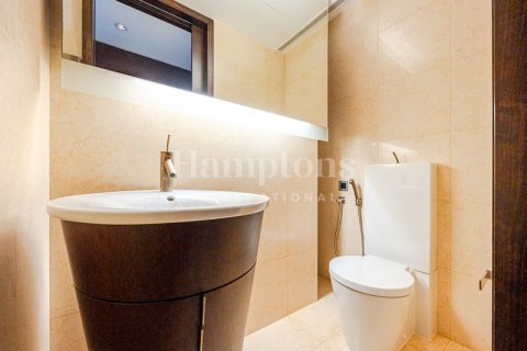 Apartament në Burj Khalifa, Dubai, Emiratet e Bashkuara Arabe 3 dhoma gjumi, 216.73526676 m2. № 651464 - Foto 12