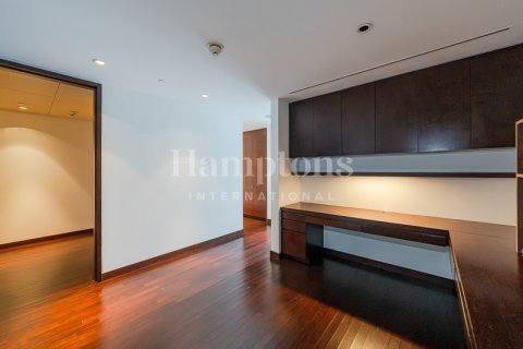 Apartament në Burj Khalifa, Dubai, Emiratet e Bashkuara Arabe 3 dhoma gjumi, 216.73526676 m2. № 651464 - Foto 23