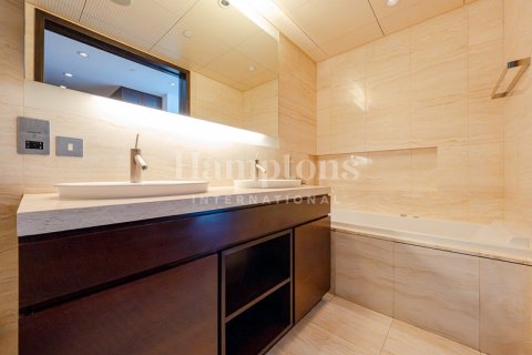 Apartament në Burj Khalifa, Dubai, Emiratet e Bashkuara Arabe 3 dhoma gjumi, 216.73526676 m2. № 651464 - Foto 14