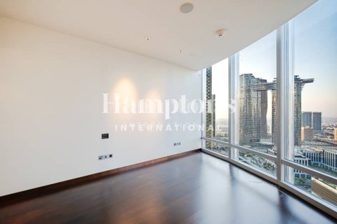 Huoneisto Burj Khalifa, Dubai, Arabiemiraatit 3 makuuhuonetta, 216.73526676 m2 № 651464 - kuva 12